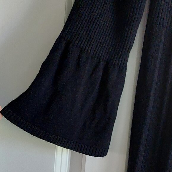 Max Edition Black 3/4 Bell Sleeve V-neck Tunic Sweater Women's Size L - Picture 3 of 7